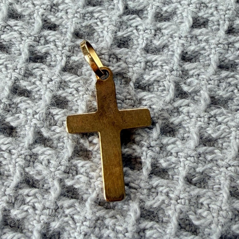 JCM 14K Yellow Gold Diamond Cut Cross Pendant Charm 0.33g - Picture 3 of 7